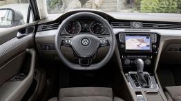 Volkswagen Passat B8 sedan 2.0 TDI 240KM 4MOTION (2015) - kokpit