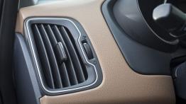 Kia Rio III Hatchback 5d Facelifting (2015) - nawiew