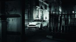 Aston Martin Vanquish Carbon Edition (2015) - przód - reflektory wyłączone