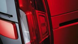 Fiat Doblo III Van Facelifting (2015) - prawy tylny reflektor - wyłączony