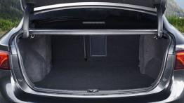 Toyota Avensis III Sedan Facelifting (2015) - bagażnik