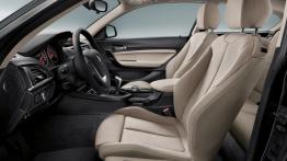 BMW serii 1 F21 Facelifting (2015) - widok ogólny wnętrza z przodu