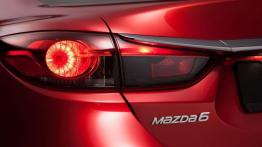 Mazda 6 III Sedan - lewy tylny reflektor - włączony