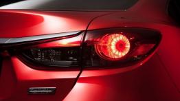 Mazda 6 III Sedan - prawy tylny reflektor - włączony