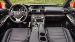 Lexus IS 200t F Sport (2016) - pełny panel przedni