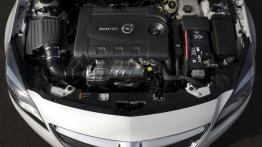 Opel Insignia I Sports Tourer Facelifting 1.6 DTH ecoFLEX 136KM 100kW od 2016