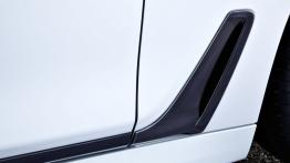BMW serii 7 G12 750Li xDrive M Sport (2016) - wlot powietrza