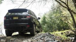 Land Rover Range Rover Sport II SVR Santorini Black (2016) - widok z tyłu