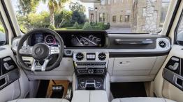 Mercedes-Benz Klasa G (2018) - widok ogólny wnętrza z przodu