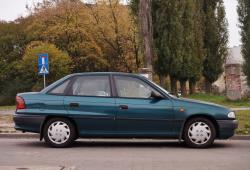 Opel Astra F Sedan 1.4 i 16V 90KM 66kW 1996-1999 - Oceń swoje auto