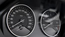 BMW 120d 2012 - prędkościomierz