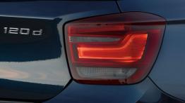 BMW 120d 2012 - prawy tylny reflektor - włączony