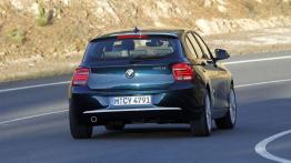 BMW 120d 2012 - tył - reflektory włączone