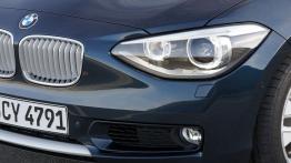 BMW 120d 2012 - lewy przedni reflektor - wyłączony