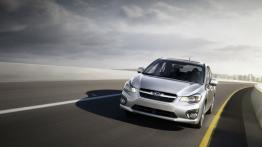 Subaru Impreza 2012 - przód - reflektory włączone