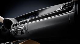 Lexus GS 2012 - deska rozdzielcza