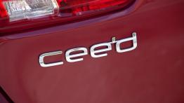 Kia Ceed 2012 - emblemat
