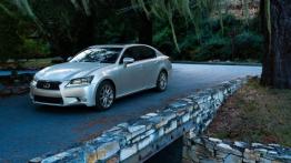 Lexus GS 2012 - przód - reflektory włączone