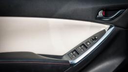 Mazda CX-5 2.2 SKYACTIV-D 175KM - galeria redakcyjna (2) - drzwi kierowcy od wewnątrz