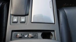 Lexus RX III SUV  Facelifting 350 277KM - galeria redakcyjna 2 - tunel środkowy między fotelami