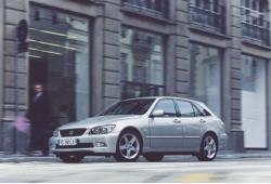 Lexus IS I Kombi 2.0 155KM 114kW 2002-2005 - Oceń swoje auto