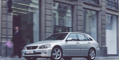 Lexus IS I Kombi 3.0 214KM 157kW 2001-2005
