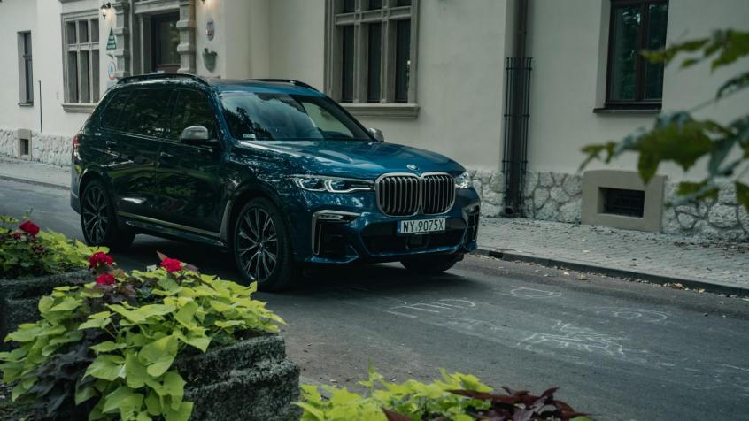 BMW X7 SUV Facelifting