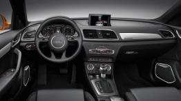 Audi Q3 - pełny panel przedni