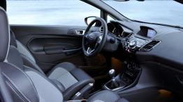 Ford Fiesta ST 2013 - kokpit