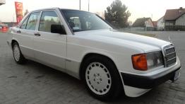Mercedes 190 2.5 TD 126KM 93kW 1988-1993