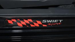 Suzuki Swift Sport SZ-R (2013) - listwa progowa