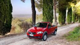 Fiat Strada 2013 - widok z przodu