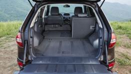 Renault Koleos Facelifting 2013 - tylna kanapa złożona, widok z bagażnika