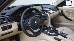 BMW 328i Touring (F31) - pełny panel przedni