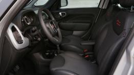 Fiat 500L Beats Edition (2014) - widok ogólny wnętrza z przodu
