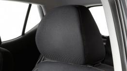 Hyundai i10 II (2014) - zagłówek na fotelu kierowcy, widok z przodu