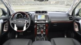 Toyota Land Cruiser 150 Facelifting (2014) - pełny panel przedni