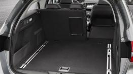 Peugeot 308 SW II (2014) - tylna kanapa złożona, widok z bagażnika