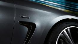 BMW serii 4 Coupe (2014) - emblemat boczny