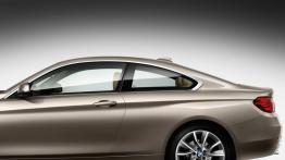 BMW serii 4 Coupe (2014) - bok - inne ujęcie