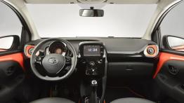 Toyota Aygo II (2014) - pełny panel przedni