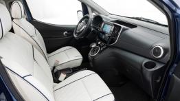 Nissan e-NV200 VIP Concept (2014) - widok ogólny wnętrza z przodu