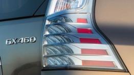 Lexus GX Facelifting (2014) - prawy tylny reflektor - wyłączony