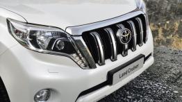Toyota Land Cruiser 150 Facelifting (2014) - przód - reflektory wyłączone