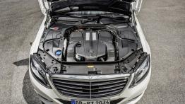 Mercedes S 500 Plug-In Hybrid (2014) - maska otwarta