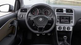 Volkswagen CrossPolo Facelifting (2014) - kokpit