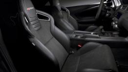 Chevrolet Camaro V Z/28 (2014) - widok ogólny wnętrza z przodu