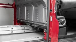 Mercedes Vito III Panel Van 116 CDI (2014) - przestrzeń ładunkowa - widok z boku