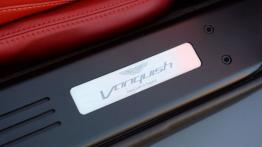 Aston Martin Vanquish Volante (2015) - listwa progowa