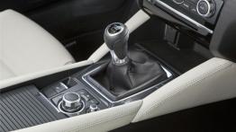 Mazda 6 III Kombi Facelifting (2015) - dźwignia zmiany biegów